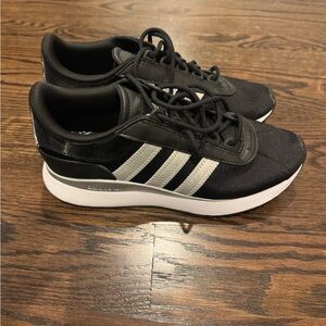 Adidas black sneakers size 9 like new